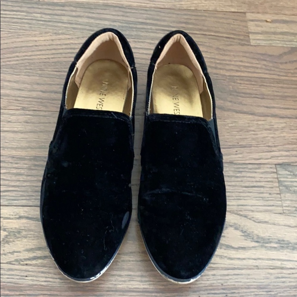 Womens’ Nine West suede slip on sneakers